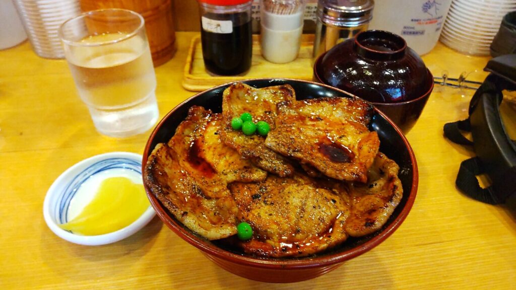 豚丼のぶたはげ